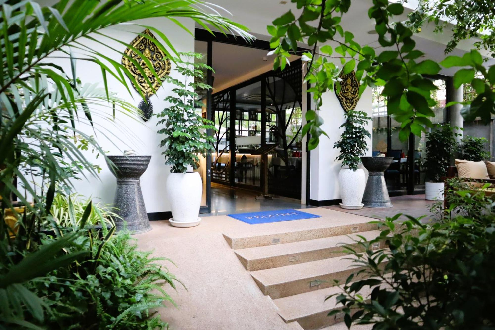 Palace & 4* Siem Reap