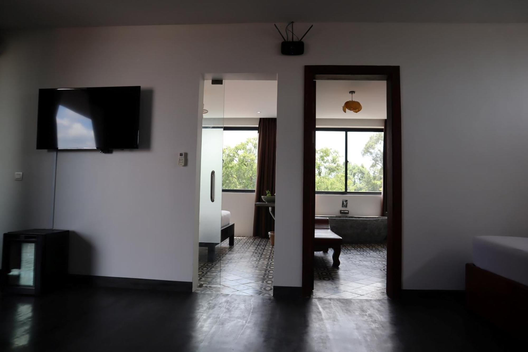 Palace & Siem Reap