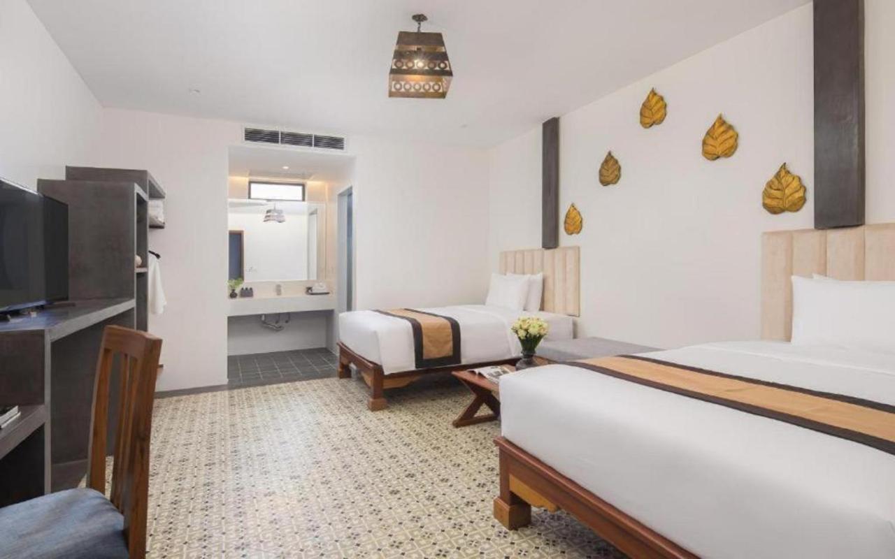Palace & 4* Siem Reap